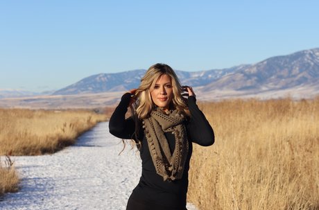 Noella V アートモデル 写真