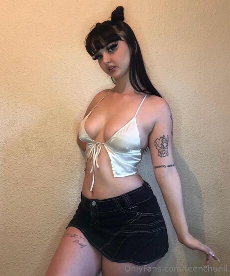 _Chun Li 18 yO Cosplay_ セックスモデル 写真