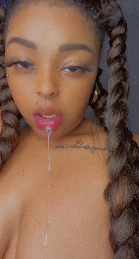 Dinerobaby ポルノスター 独占 写真