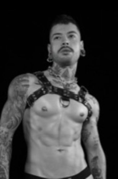 熟女の足オンリーファンズ えろ 写真