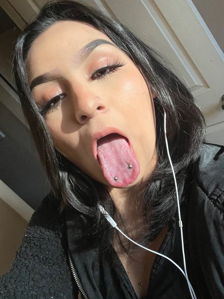 yadhi_ セクシーなスター 画像