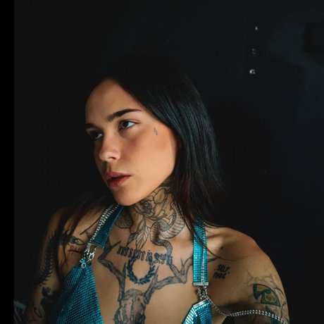 TATTSTONER 1CREATOR IN BULGARIA エロティックなモデル 写真