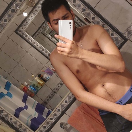 OKAISER セクシーなスター 写真