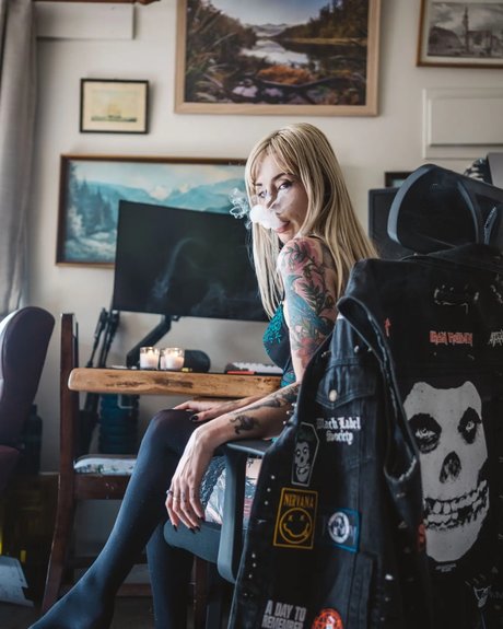 Danica Hellfire アートスター 画像