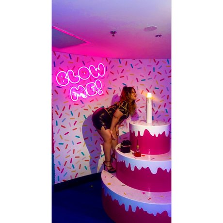 shaysaysso アダルトスター 画像