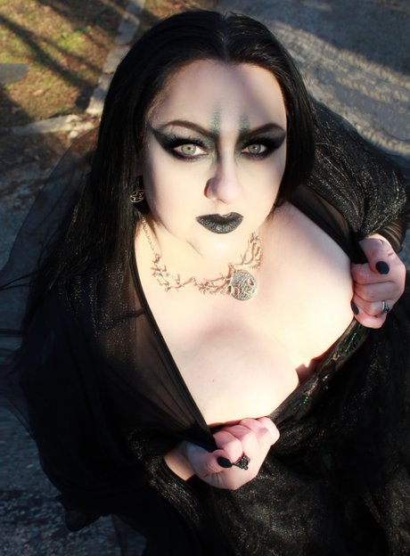 Hells Bel スター ヌード 写真