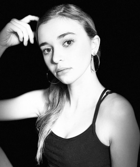 Nikki Roumel 最高のスター 写真