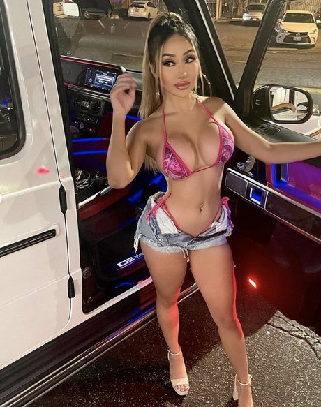 Sabrina Agarie xxxモデル 写真