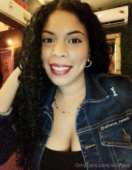 ビキニプリンセスオンリーファンズ セクシー裸 アーカイブ