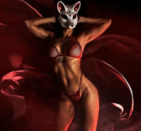 giulia gomezzz 美しいポルノスター ギャラリー