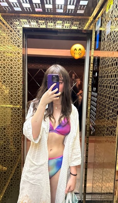 Mervepery ポルノスター HD 写真