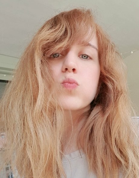 SquChan ヌード女優 ギャラリー