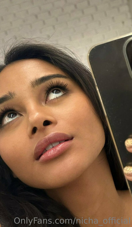 黒人ティーンのプッシーオンリーファンズ セクシーヌード 写真