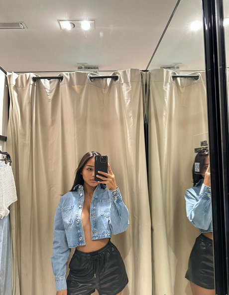 年配の熟女オンリーファンズ ヌード 写真