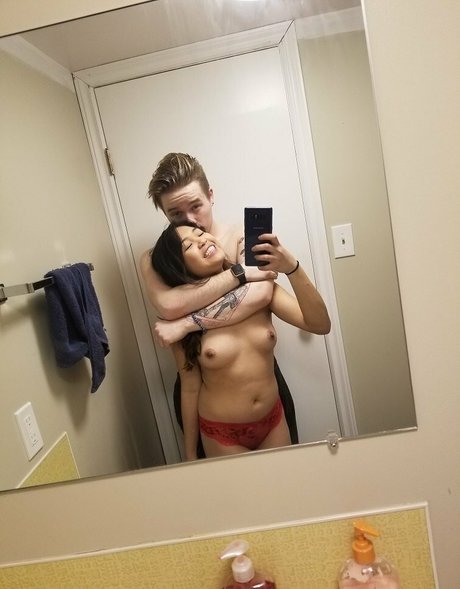 Stasianwagon 裸のポルノスター 画像