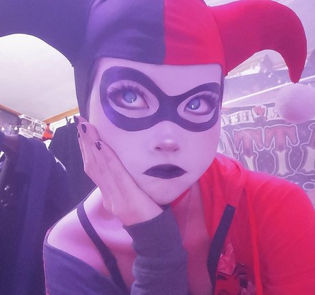 Livingdead kev トップ女優 写真