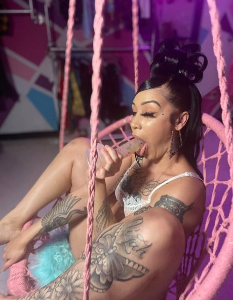 アジア人ニューハーフオンリーファンズ エロ 画像