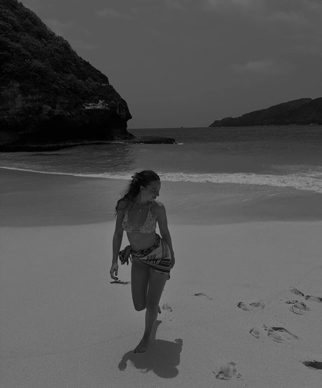 Antonia Chiara 独占ポルノスター アーカイブ