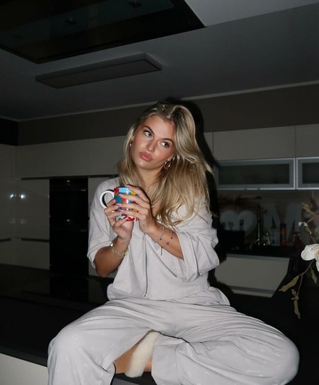 Leni Pieckenhagen 裸モデル 画像