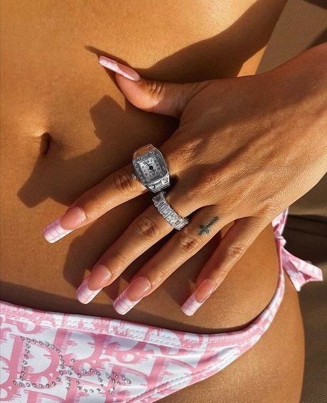 asmr 官能的なオンリーファンズ 美しいヌード 写真