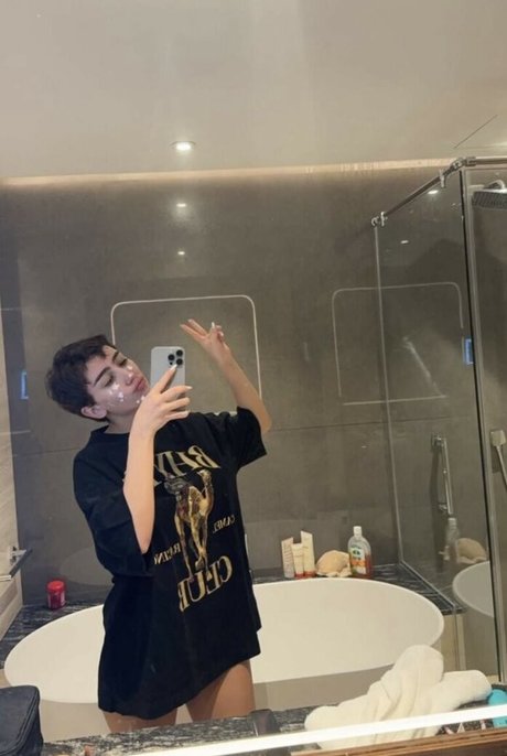 Roz Idrissi セックスモデル 写真