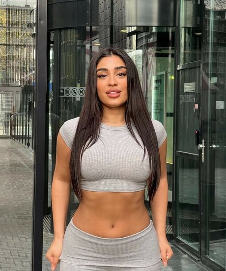 parmidashahh アートスター ギャラリー