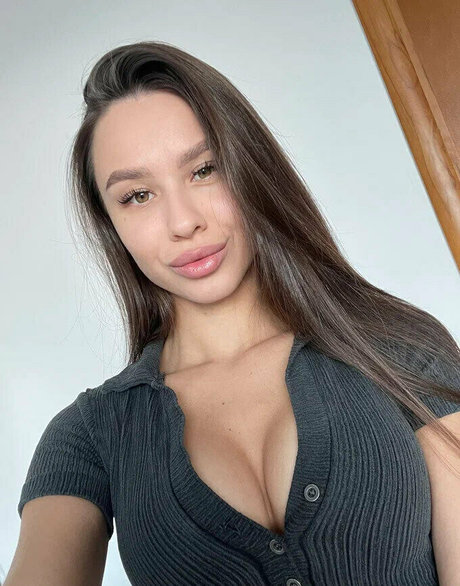 noa sparkle 可愛いモデル ギャラリー