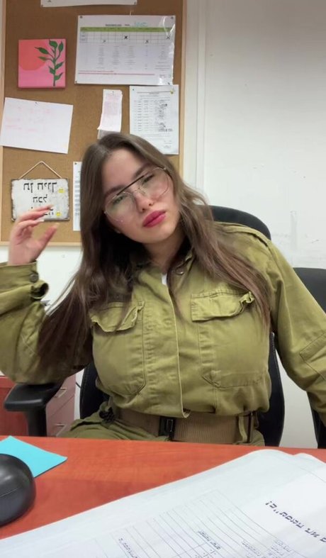 Tamar Abuchzira 完璧なモデル 写真