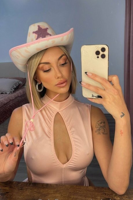 小柄な足オンリーファンズ 美しいヌード ギャラリー