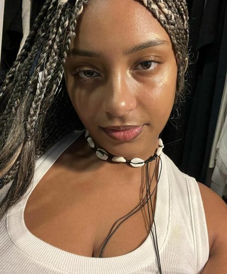 Plantbae ポルノ女優 画像