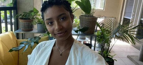 巨尻オンリーファン セクシー裸 写真