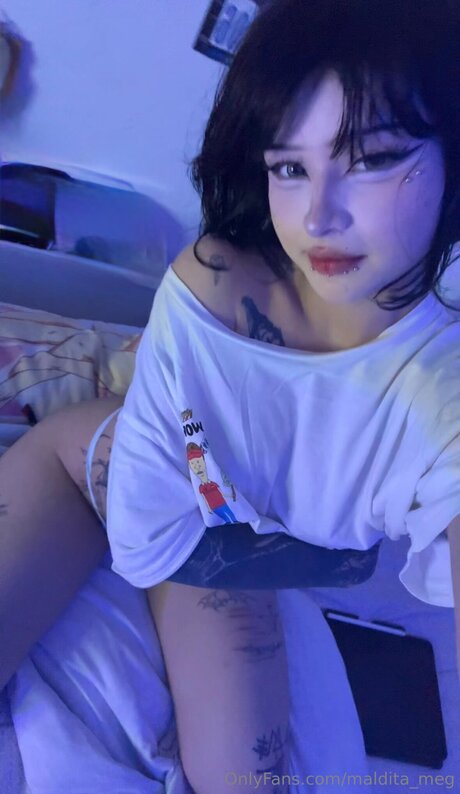 maldita meg 美しいモデル 写真