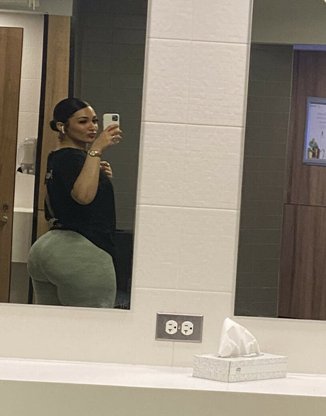 Zainaabb ab トップスター 画像