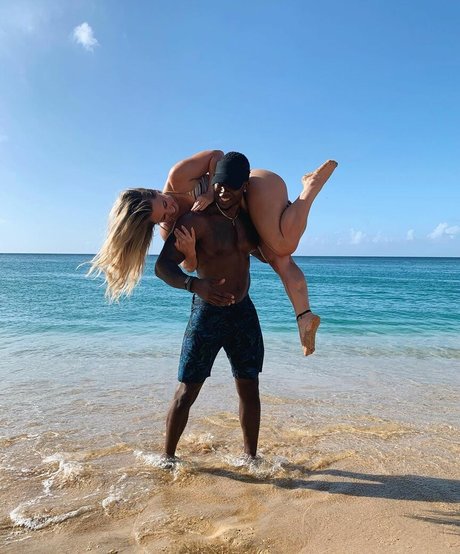 Kayla Kalani 完璧なポルノスター 画像