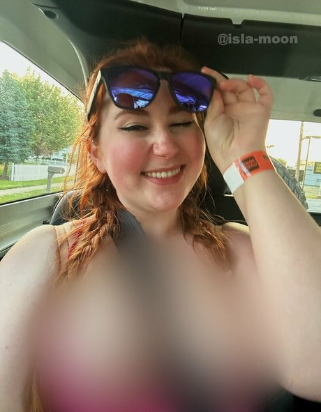 isla moonfree ポルノモデル 写真