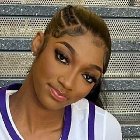 指マン 潮吹き オンリーファンズ ホットポルノ 画像