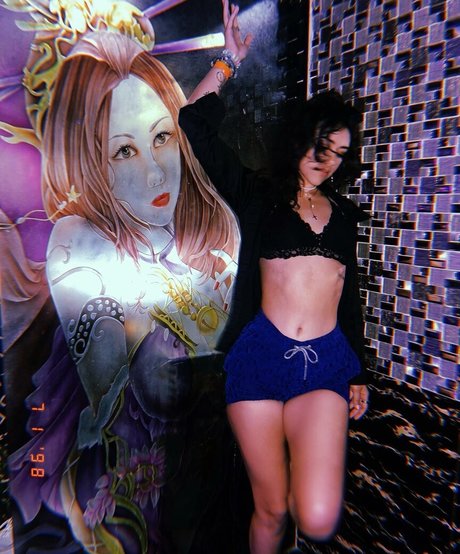 Izamariposa 裸のポルノスター 写真