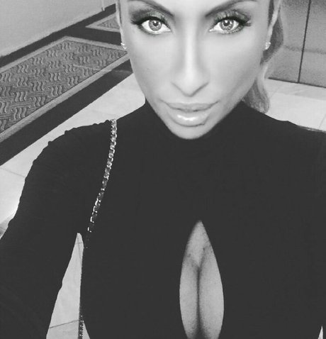 大きなディルドオンリーファンズ ホットセクシー 画像