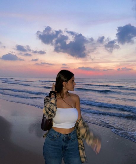 曲線美のxxx オンリーファンズ ポルノ 写真