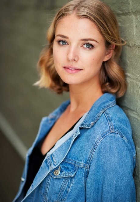 Ellie Gall 完璧なモデル 画像