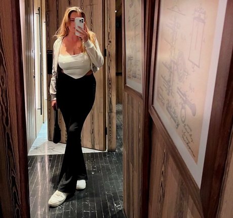 sophiahanvold ポルノスター ヌード 画像