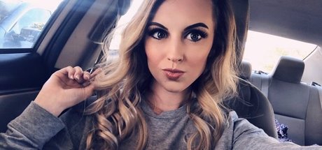 Emilee Atchley 限定モデル 画像