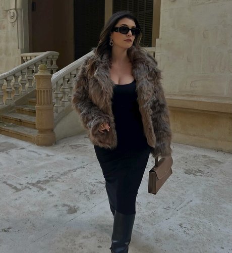 Carolina Neto ヌードモデル 写真