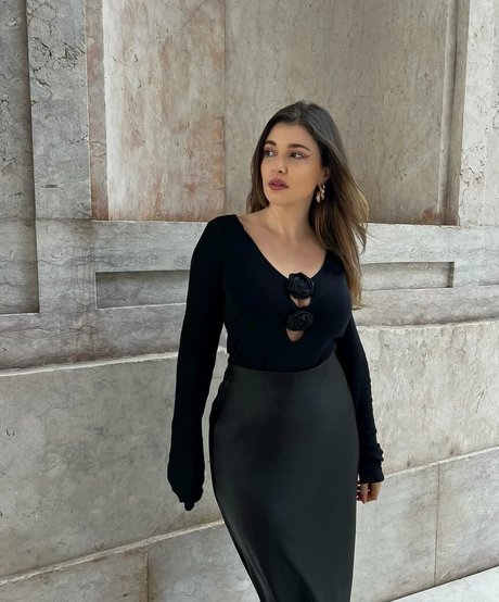 ストリッパーオンリーファンズ 無料エロ ギャラリー