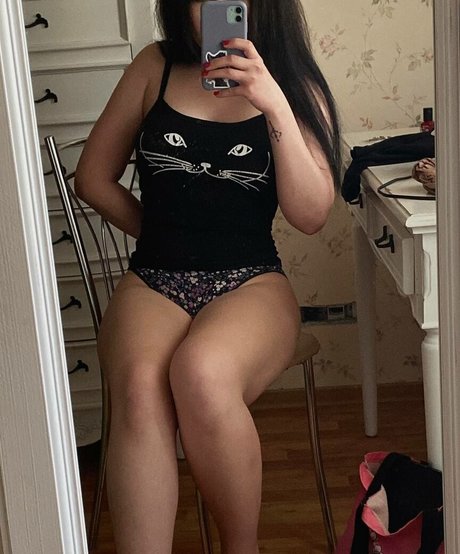 Scarletspyada ポルノスター アート ギャラリー