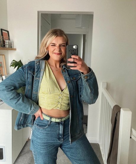 巨尻熟女オンリーファンズ ホット 写真