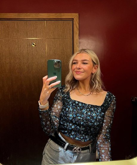 サマートランスオンリーファンズ ホットポルノ 画像