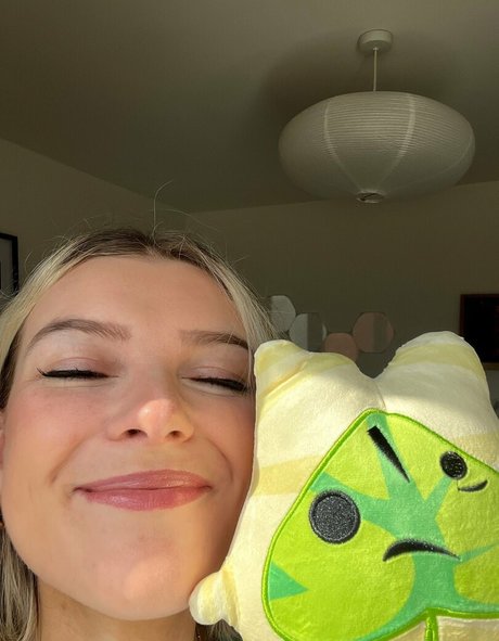 濃厚なヌードオンリーファンズ ポルノ ギャラリー