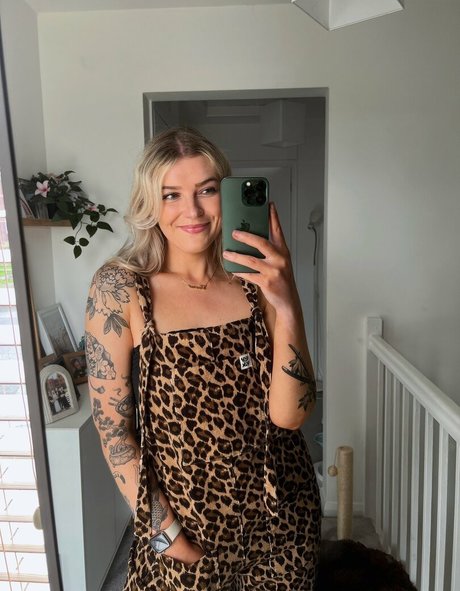 Emmalition ヌードモデル ギャラリー