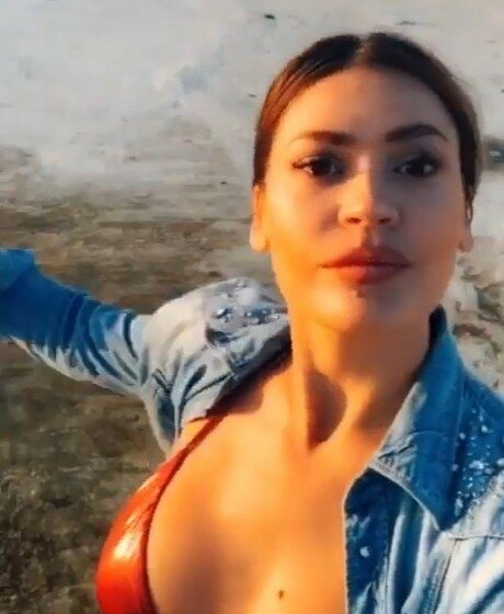 Ella Anastasiou ヌードスター 写真